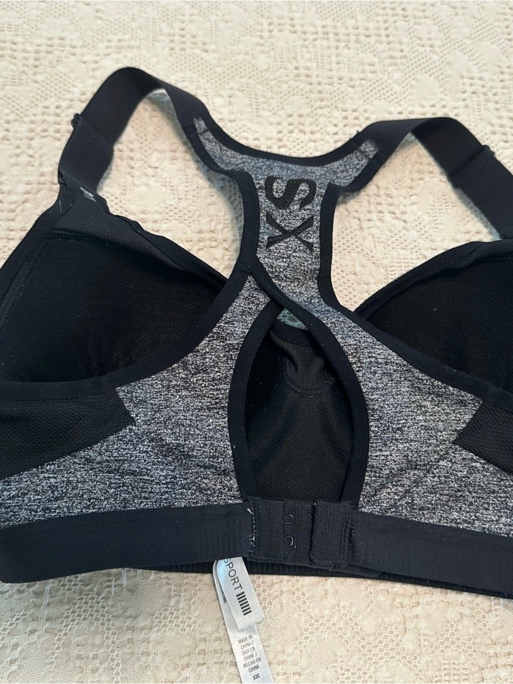 Victoria's Secret VSX Sport Heathered Black & Gray Racerback Sports Bra 32C - Picture 5 of 9